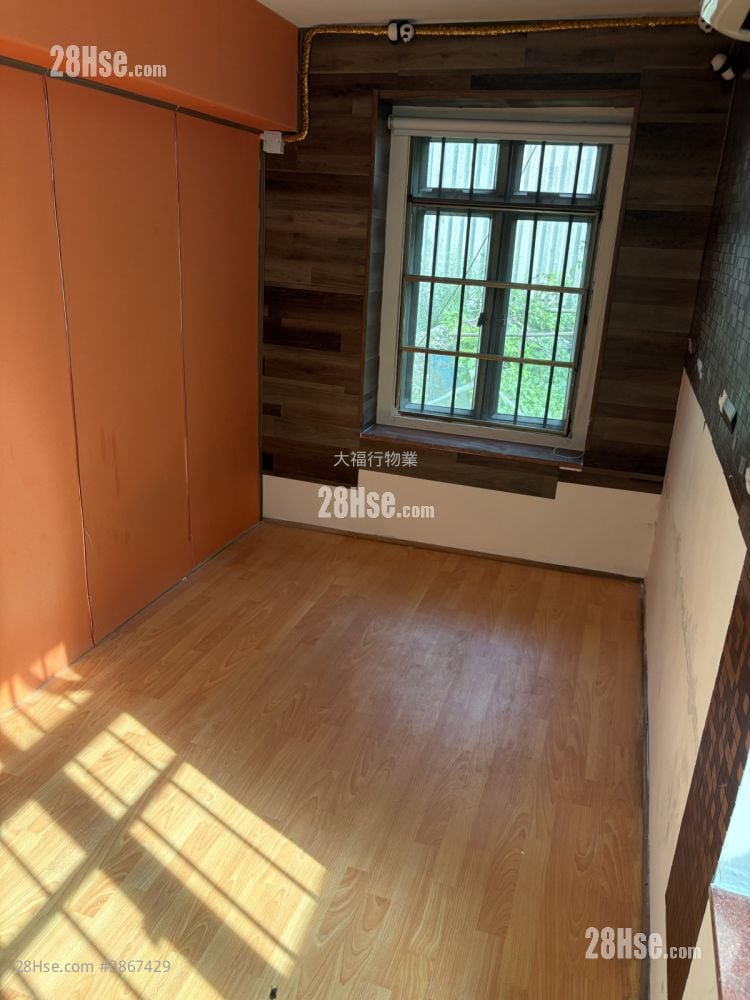 Tsang Tai Uk Old Village Rental 3 Bedrooms , 1 Bathroom 650 ft²