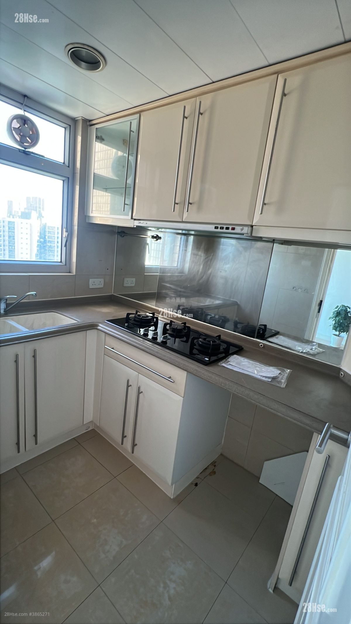 Banyan Garden Rental 2 Bedrooms 493 ft²