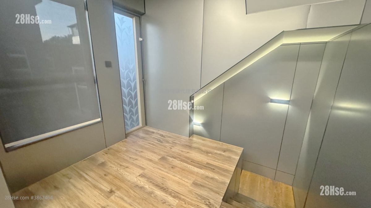 Green Crest Sell Studio , 2 Bathrooms 1,090 ft²