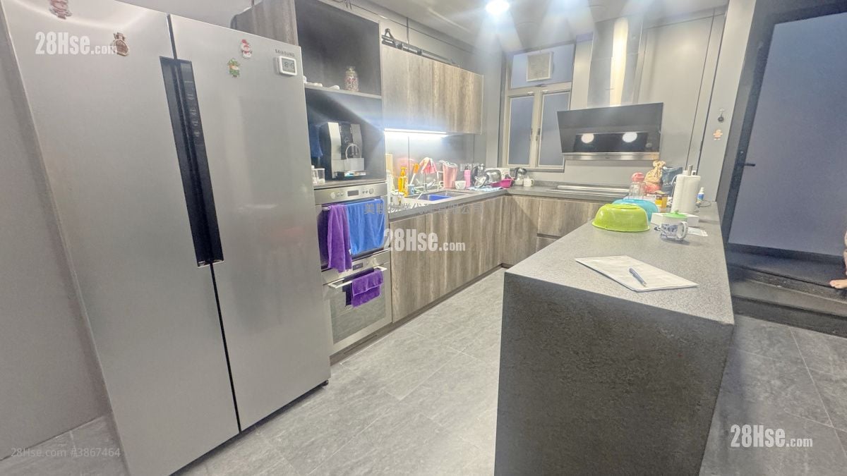 Green Crest Sell Studio , 2 Bathrooms 1,090 ft²