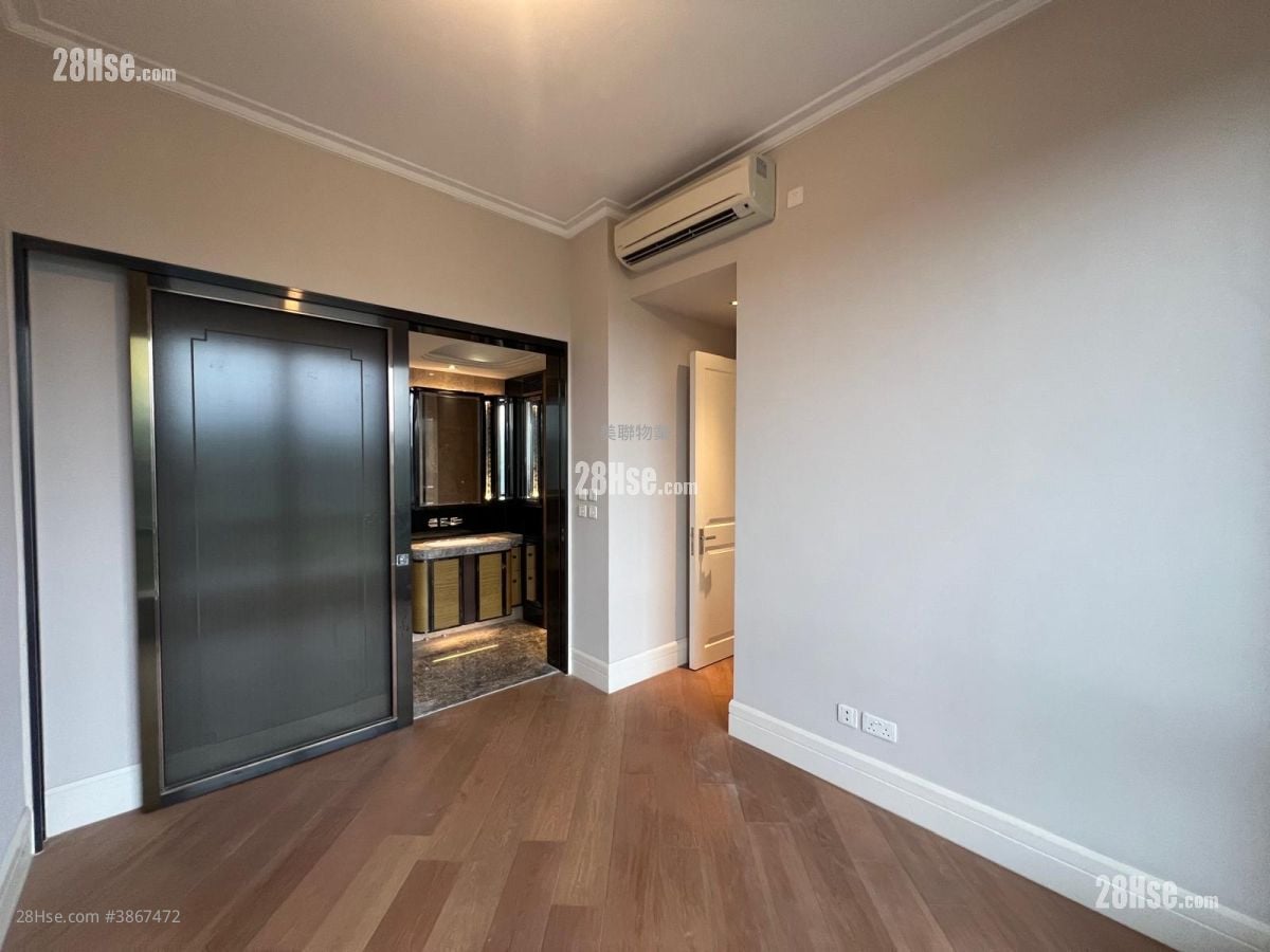 Eden Manor Rental 1,048 ft²