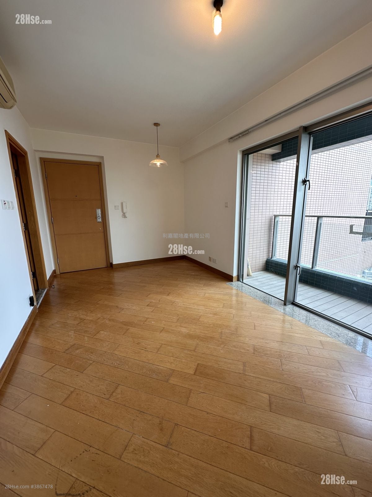 Harbour Green Rental 541 ft²