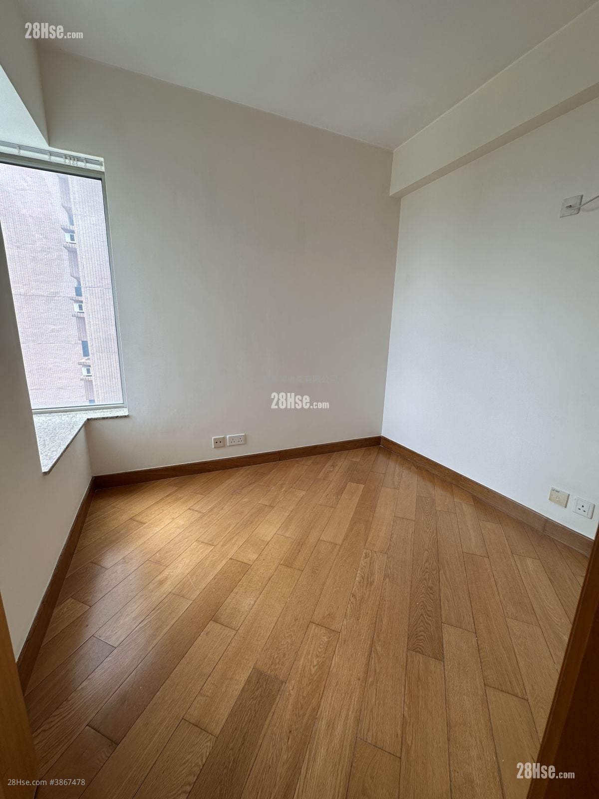 Harbour Green Rental 541 ft²
