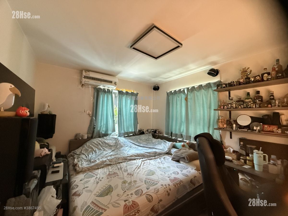 Hilltop Garden Sell 5+ Bedrooms , 4 Bathrooms 2,100 ft²