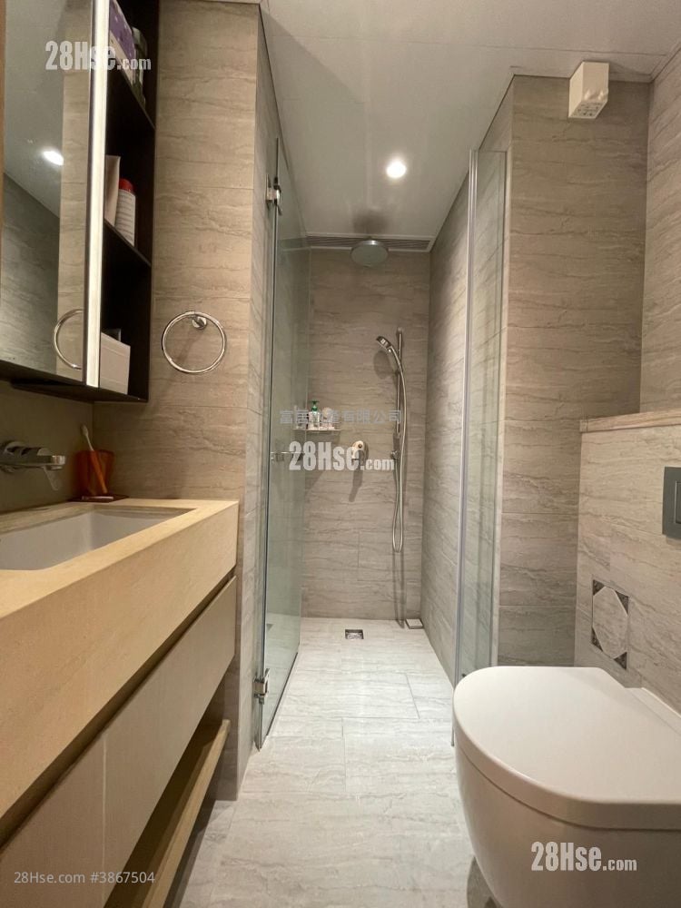 The Astro Rental 1 Bedroom 238 ft²