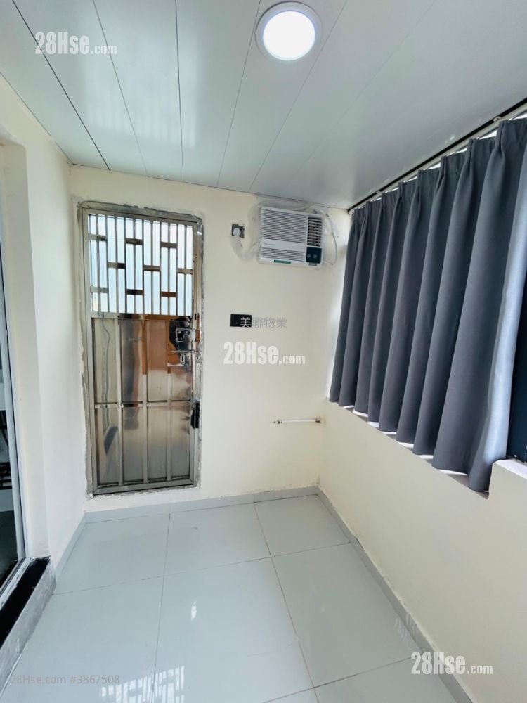 Village Rental 3 Bedrooms , 1 Bathroom 550 ft²