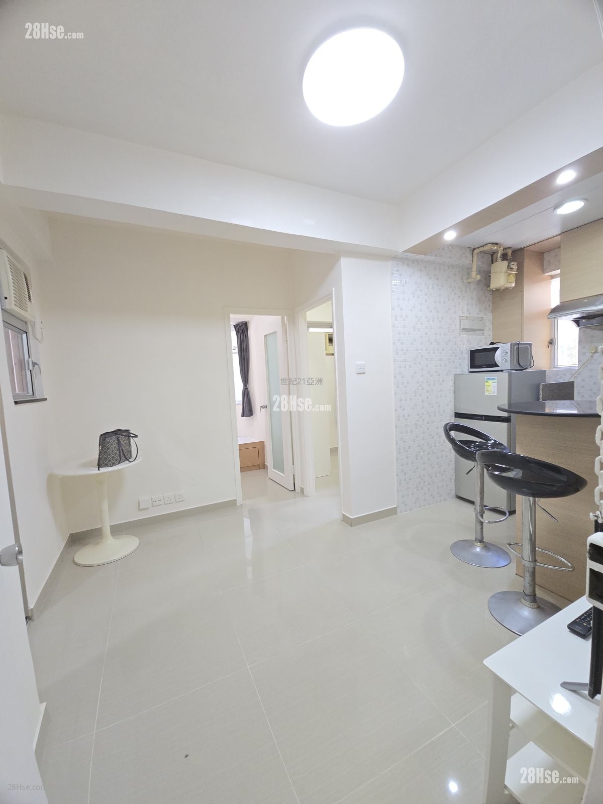 Cactus Mansion Rental 2 Bedrooms , 1 Bathroom 311 ft²