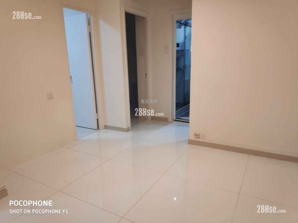Lederle Garden Sell 2 Bedrooms , 1 Bathroom 410 ft²