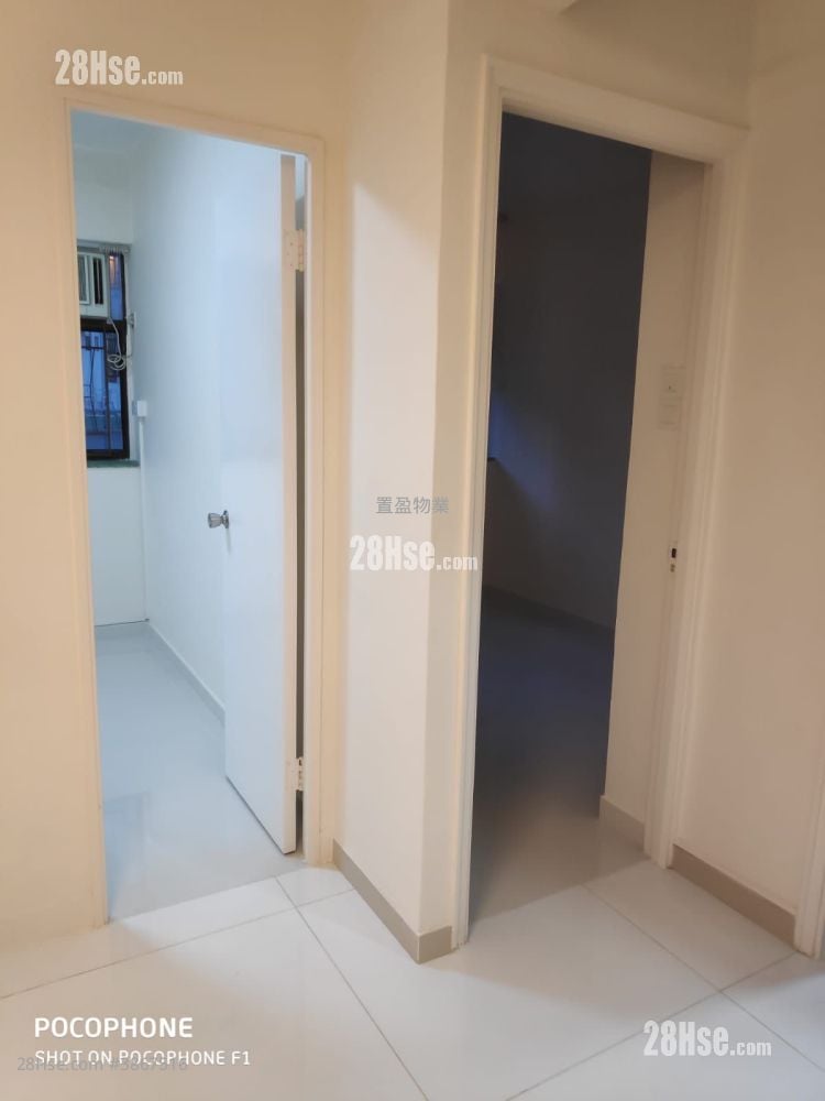 Lederle Garden Sell 2 Bedrooms , 1 Bathroom 410 ft²