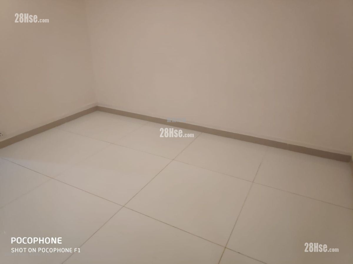 Lederle Garden Sell 2 Bedrooms , 1 Bathroom 410 ft²