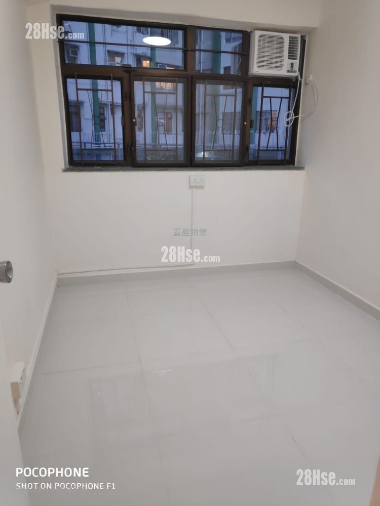 Lederle Garden Sell 2 Bedrooms , 1 Bathroom 410 ft²