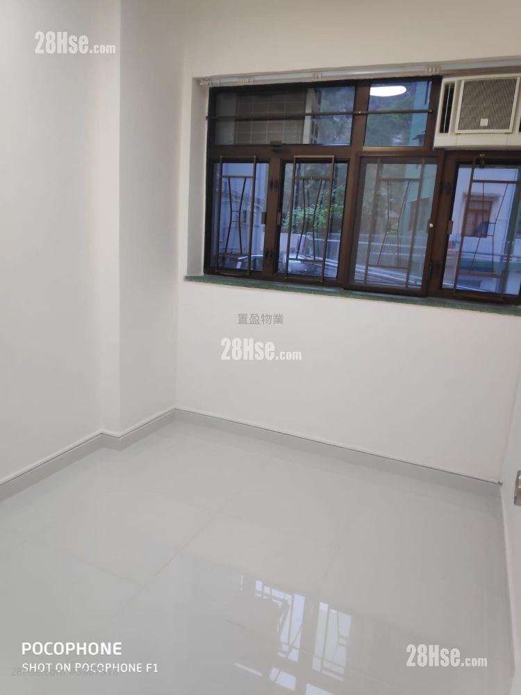 Lederle Garden Sell 2 Bedrooms , 1 Bathroom 410 ft²