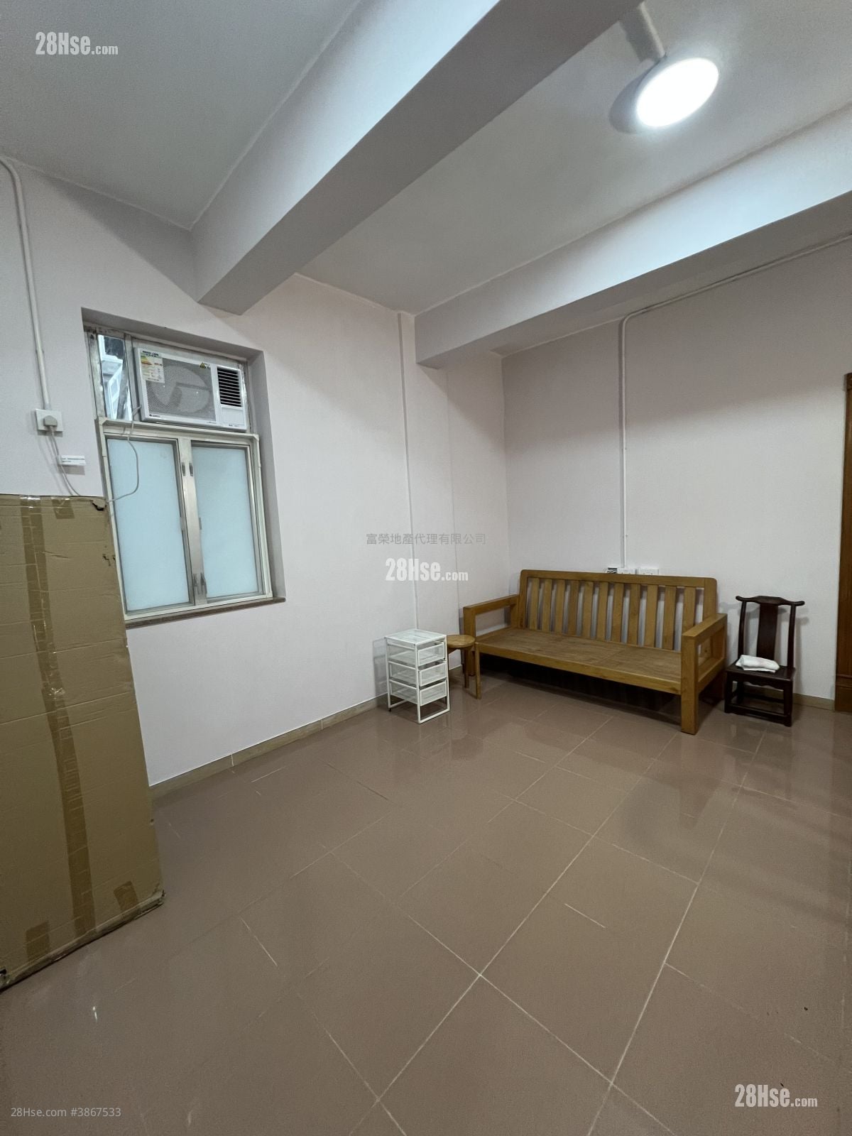 Chinese Mansion Rental 3 Bedrooms , 1 Bathroom 670 ft²