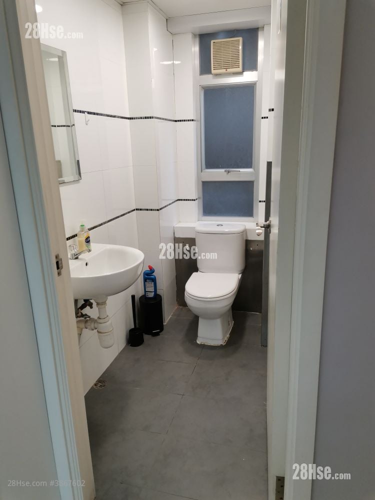 Crown Industrial Building Rental 2 Bedrooms , 2 Toilets 1,199 ft²