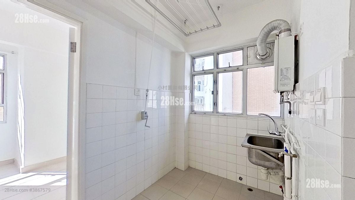 servant’s room: Fairmont Gardens Rental 4 Bedrooms , 2 Bathrooms 2,539 ft²