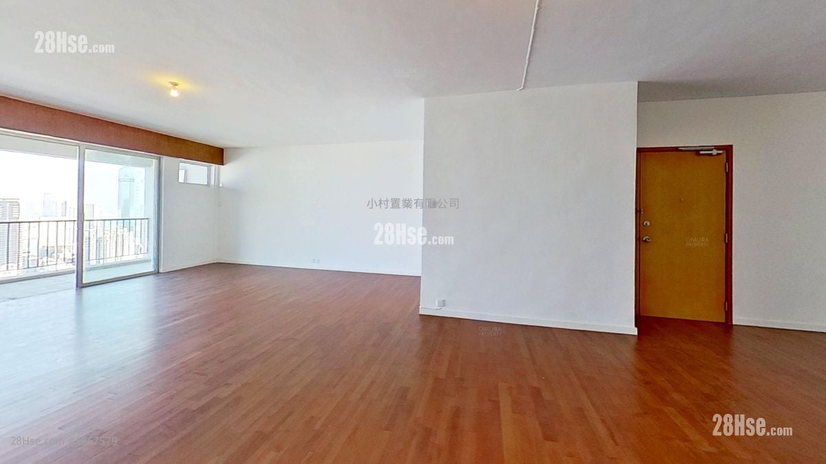 living room: Fairmont Gardens Rental 4 Bedrooms , 2 Bathrooms 2,539 ft²