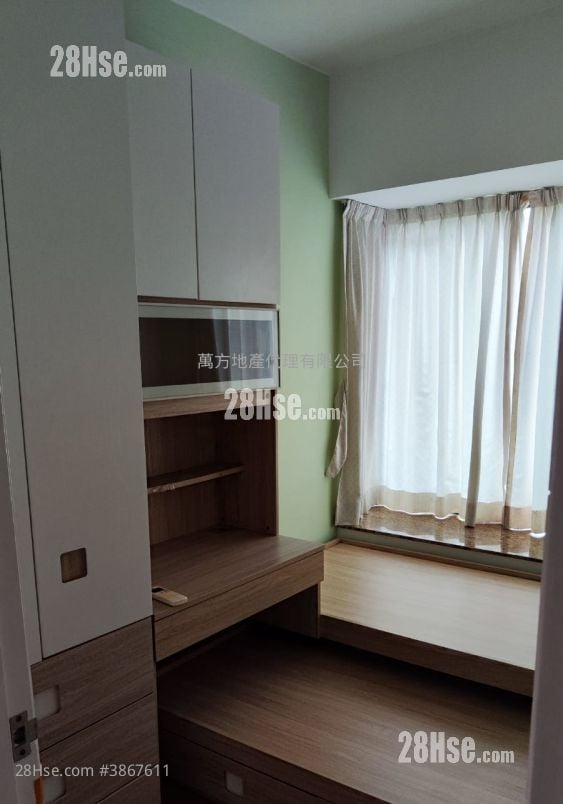 Castello Sell 3 Bedrooms , 2 Bathrooms 836 ft²