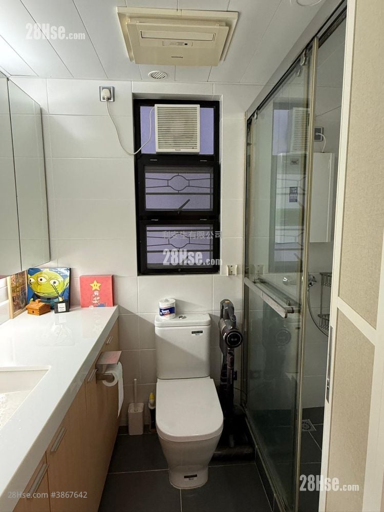 Pristine Villa Sell 2 Bedrooms , 2 Bathrooms 817 ft²