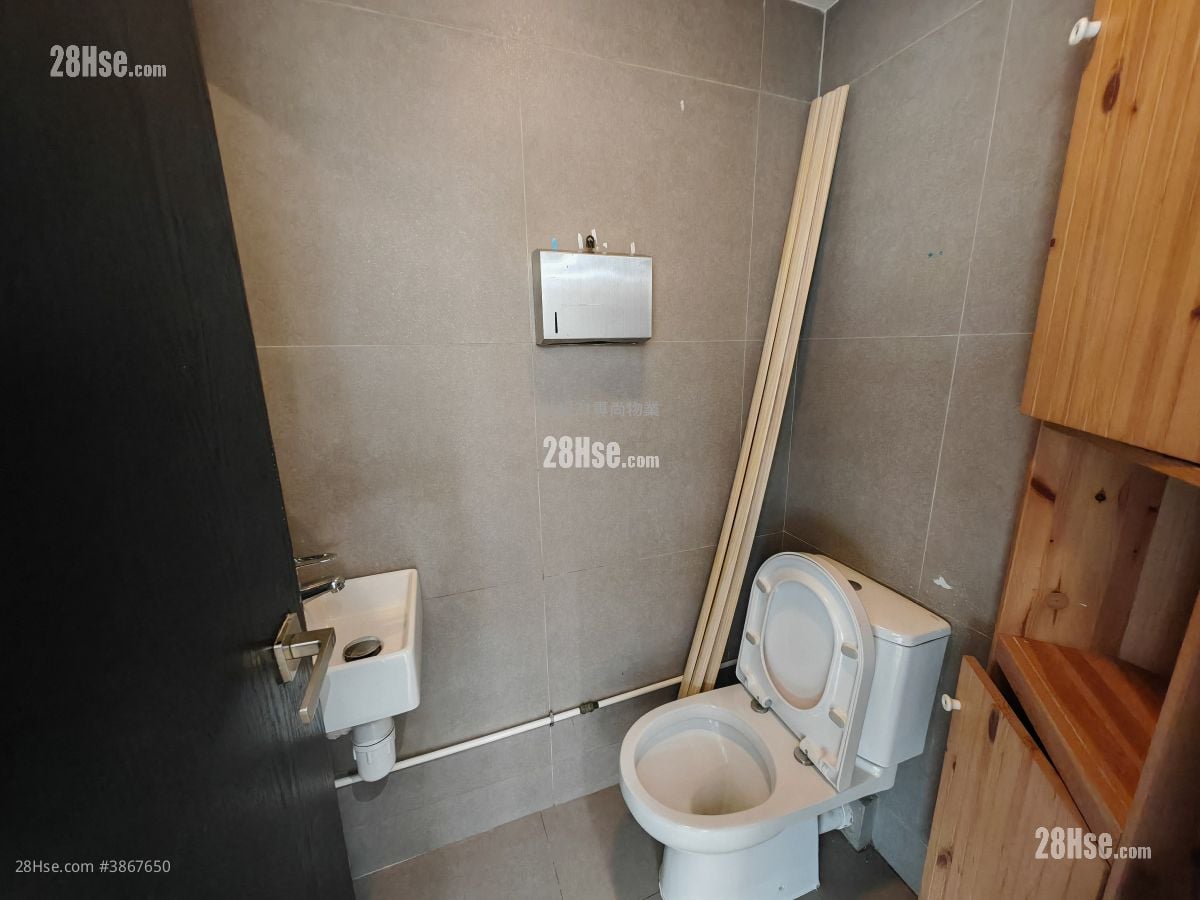 Parekh House Rental 2 Toilets