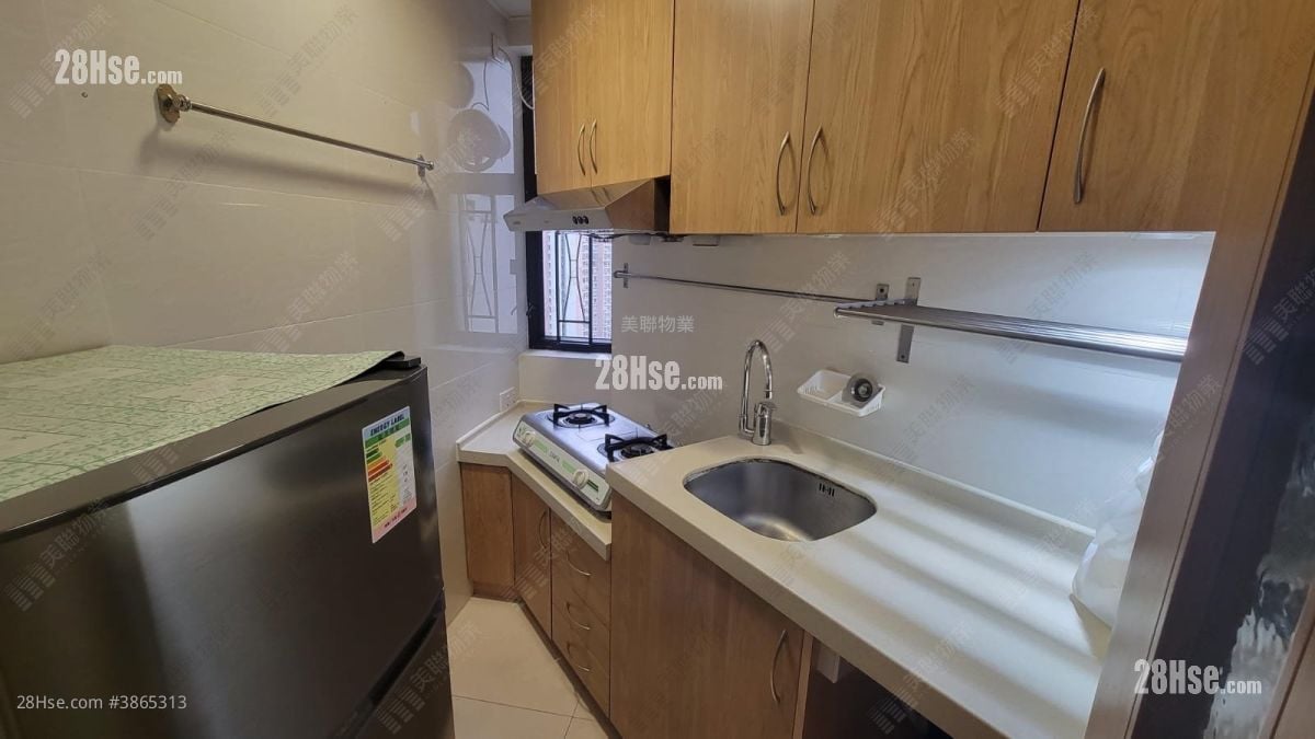 Kornhill Rental 2 Bedrooms , 1 Bathroom 497 ft²
