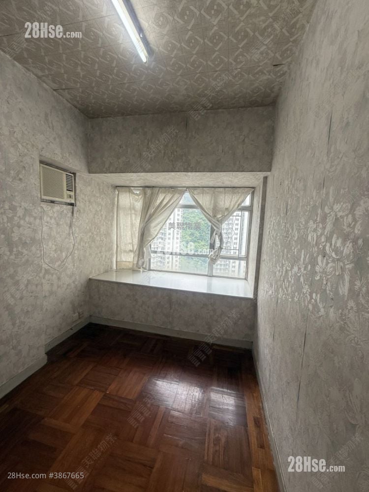 Tsuen King Garden Sell 2 Bedrooms , 1 Bathroom 434 ft²