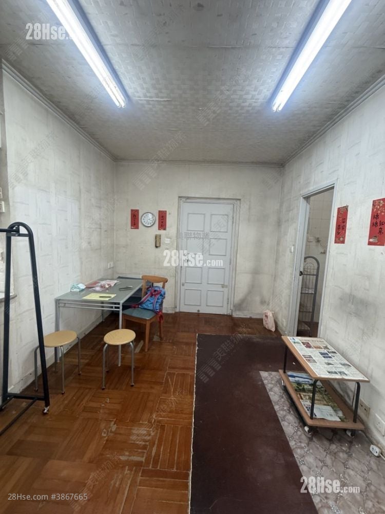 Tsuen King Garden Sell 2 Bedrooms , 1 Bathroom 434 ft²