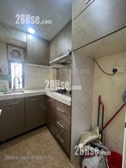 Luk Yeung Sun Chuen Sell 3 Bedrooms , 1 Bathroom 582 ft²