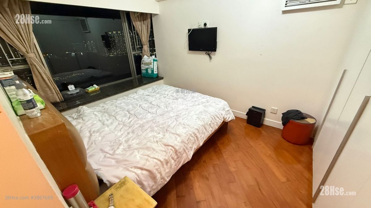 Tseung Kwan O Plaza Sell 3 Bedrooms , 2 Bathrooms 728 ft²
