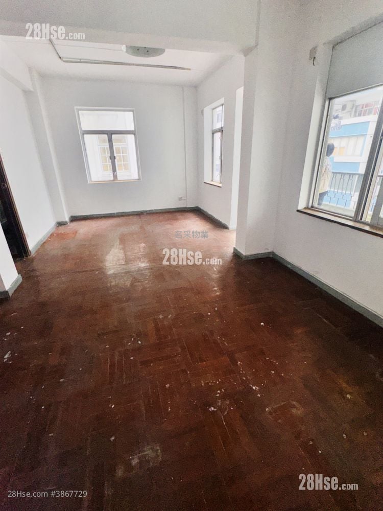 Towning Mansion Sell 3 Bedrooms , 1 Bathroom 1,112 ft²