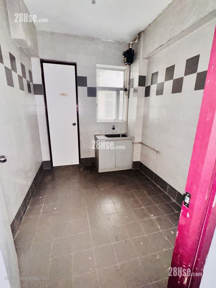 Towning Mansion Sell 3 Bedrooms , 1 Bathroom 1,112 ft²