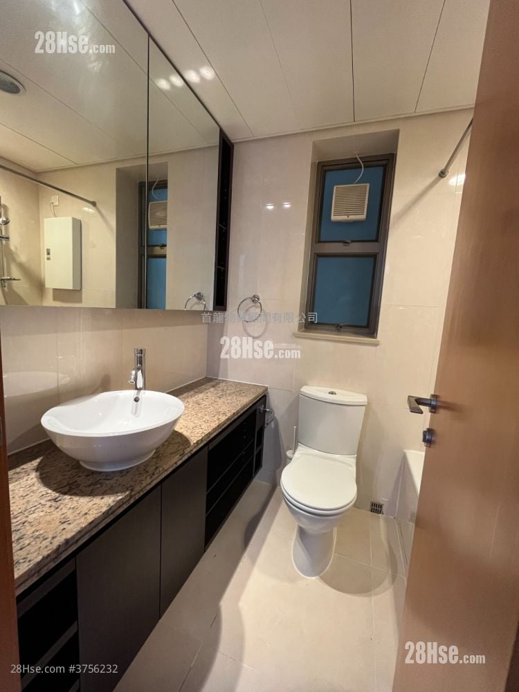 The Zenith Rental 2 Bedrooms , 1 Bathroom 492 ft²