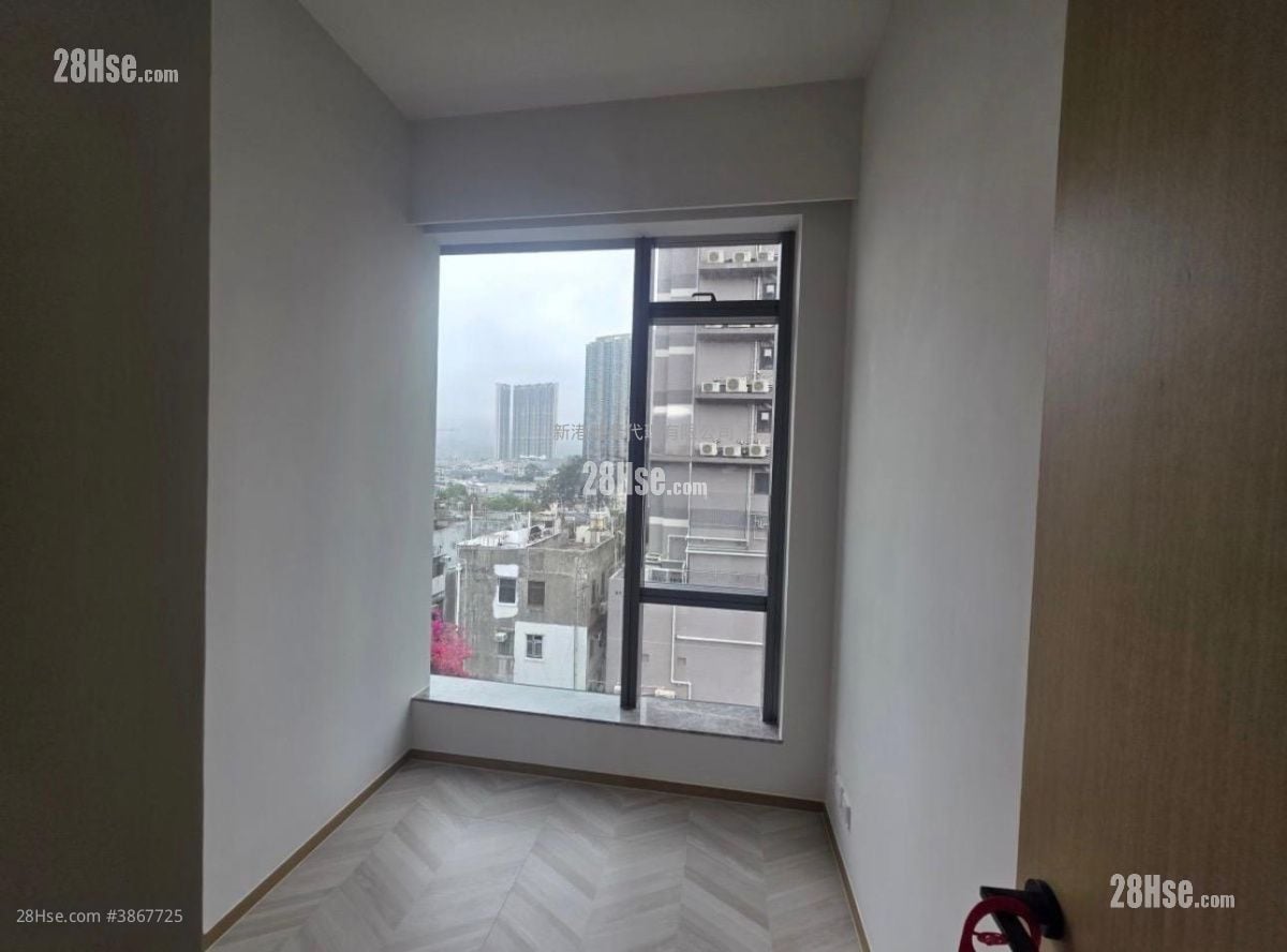 Eight Southpark Sell 2 Bedrooms , 1 Bathroom 351 ft²