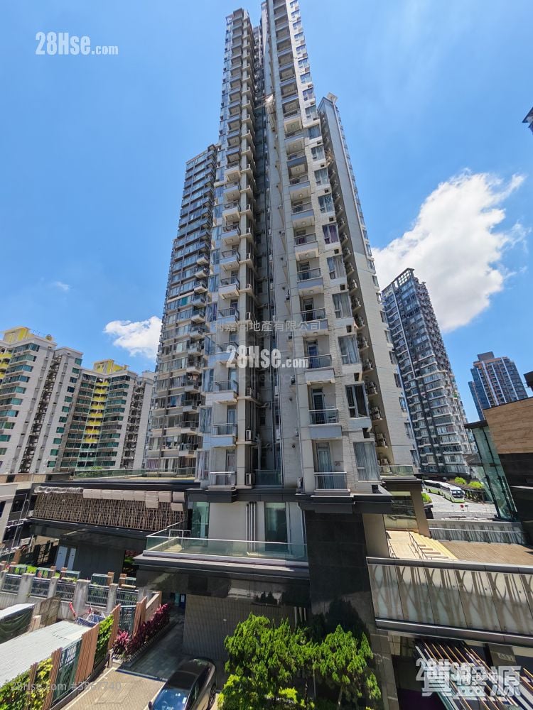 The Reach Sell 3 Bedrooms 660 ft²
