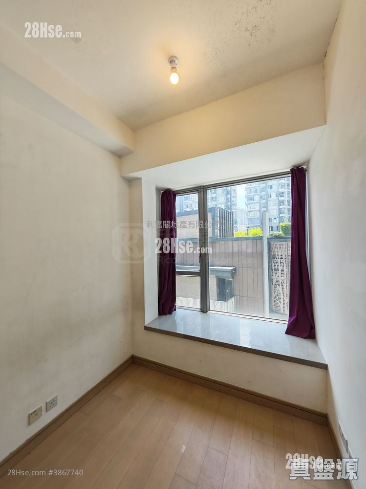 The Reach Sell 3 Bedrooms 660 ft²