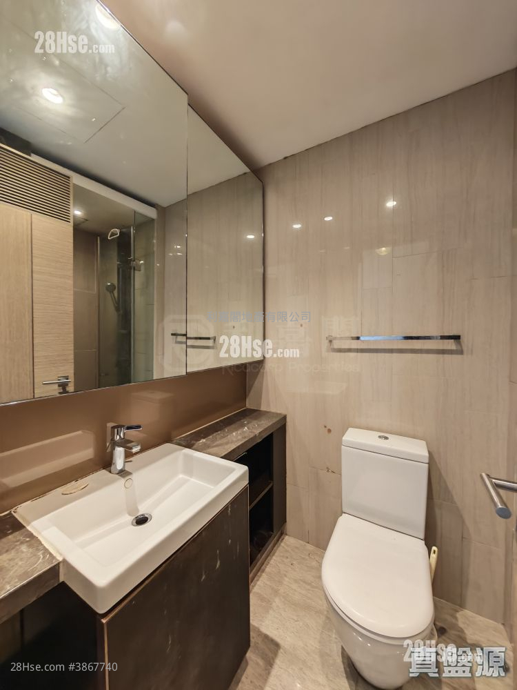 The Reach Sell 3 Bedrooms 660 ft²