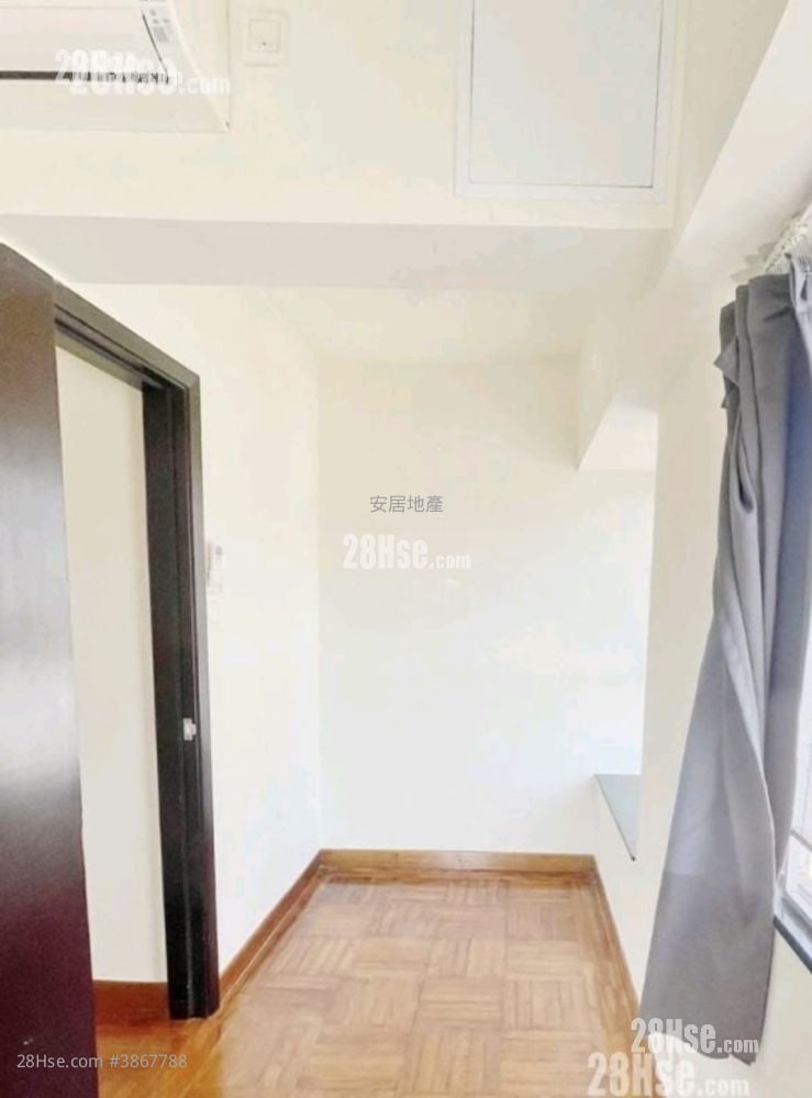 Court Regence Rental 1 Bedroom 271 ft²