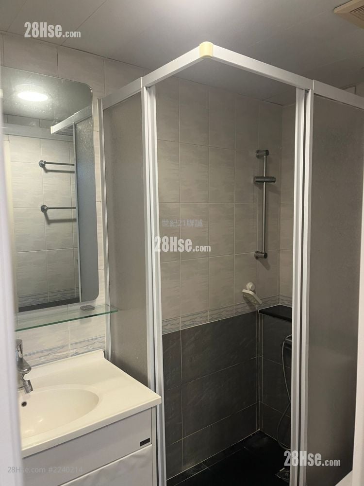 Hong Wah Court Rental 2 Bedrooms , 1 Bathroom 423 ft²