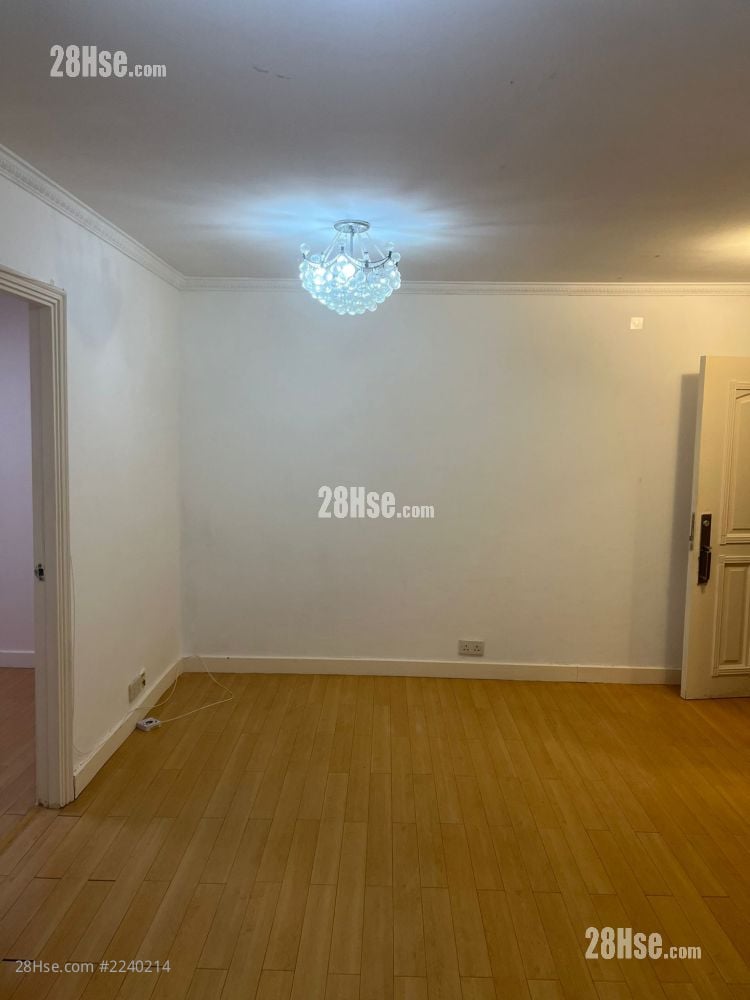 Hong Wah Court Rental 2 Bedrooms , 1 Bathroom 423 ft²