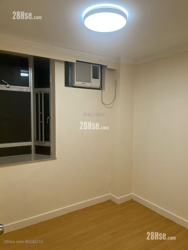 Hong Wah Court Rental 2 Bedrooms , 1 Bathroom 423 ft²