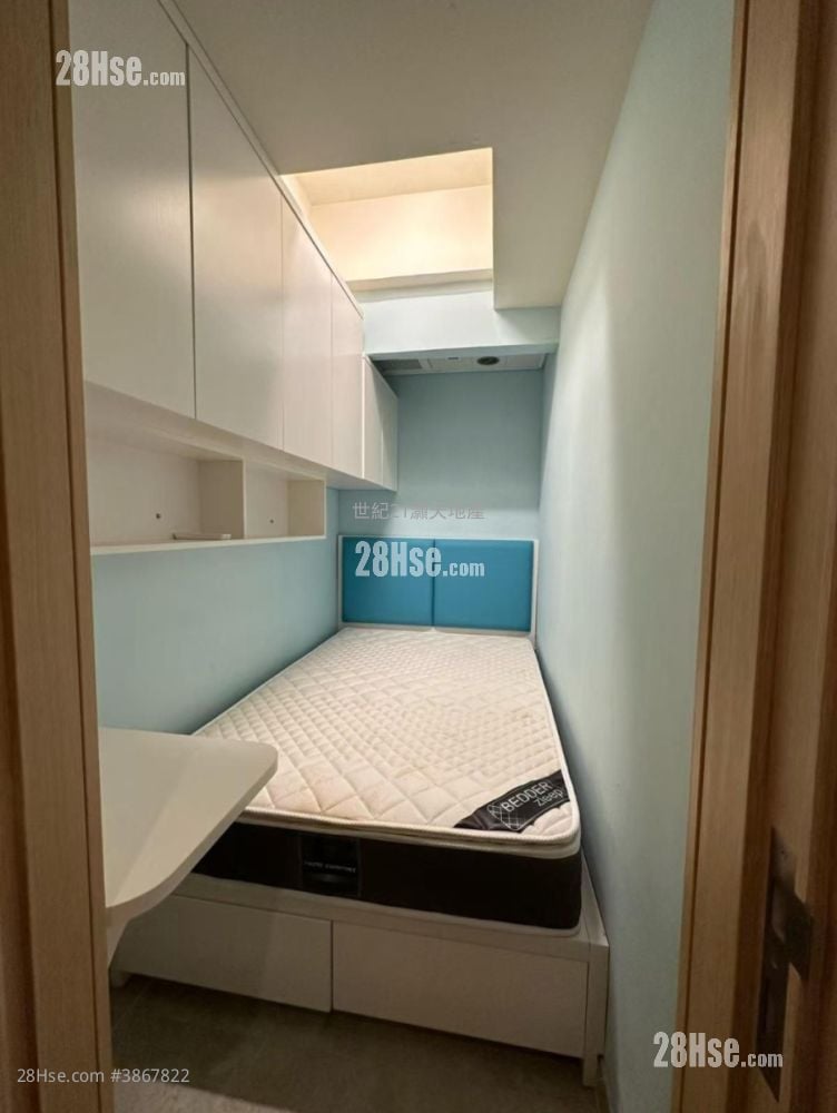 The Regent Rental 3 Bedrooms , 3 Bathrooms 750 ft²