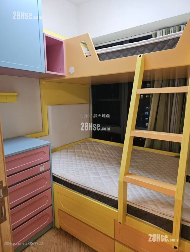 The Regent Rental 3 Bedrooms , 3 Bathrooms 750 ft²