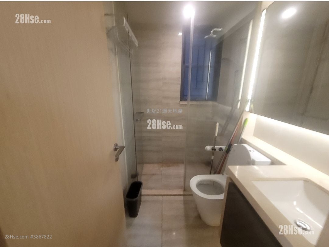 The Regent Rental 3 Bedrooms , 3 Bathrooms 750 ft²
