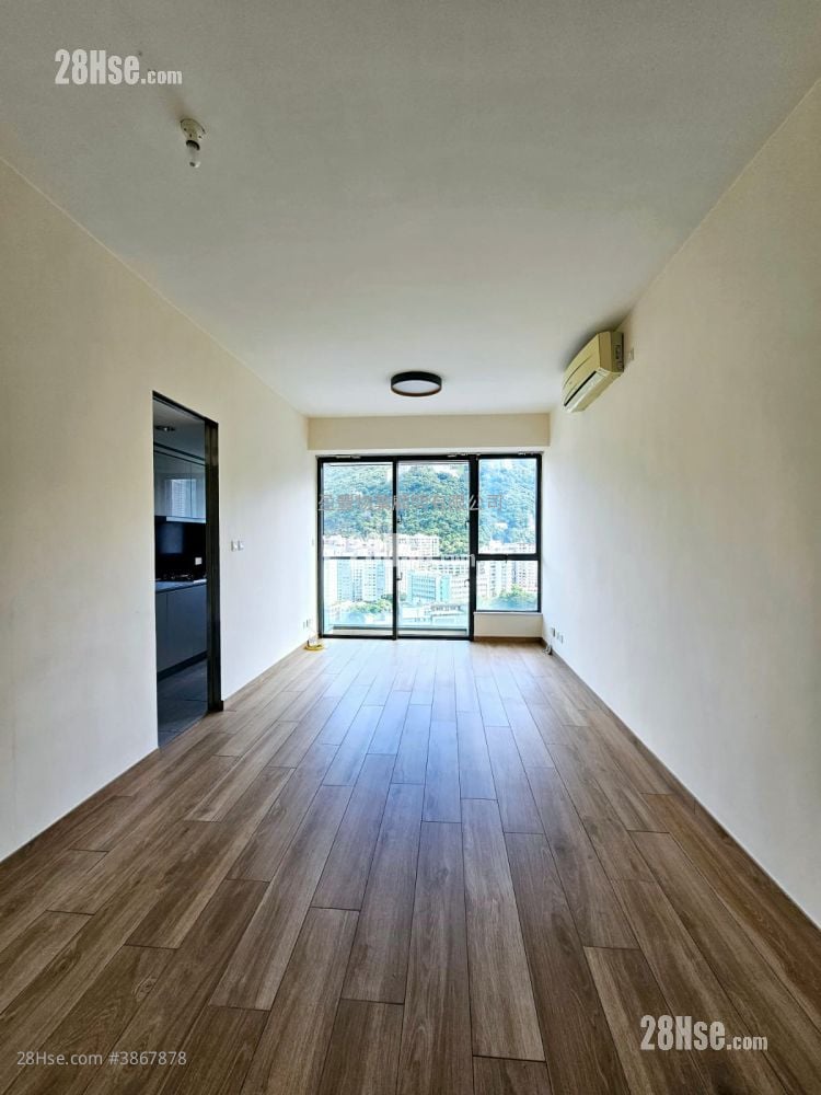 The Oakhill Rental 3 Bedrooms , 2 Bathrooms 875 ft²