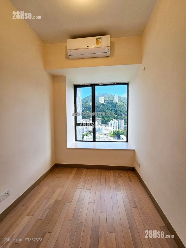 The Oakhill Rental 3 Bedrooms , 2 Bathrooms 875 ft²