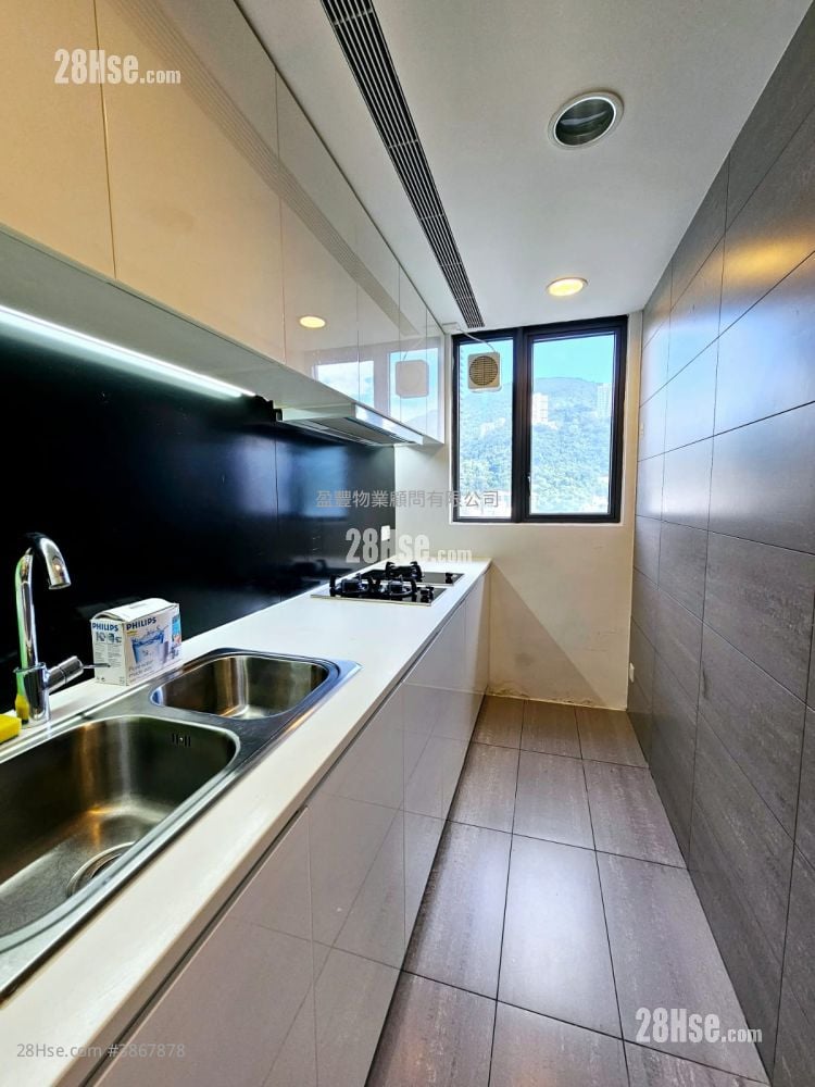 The Oakhill Rental 3 Bedrooms , 2 Bathrooms 875 ft²