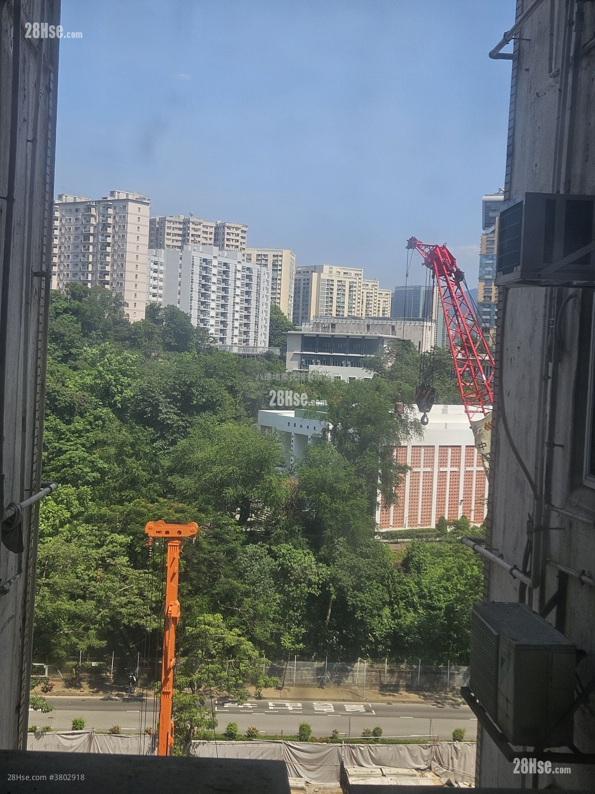 Yan On Building Sell 3 Bedrooms , 1 Bathroom 774 ft²