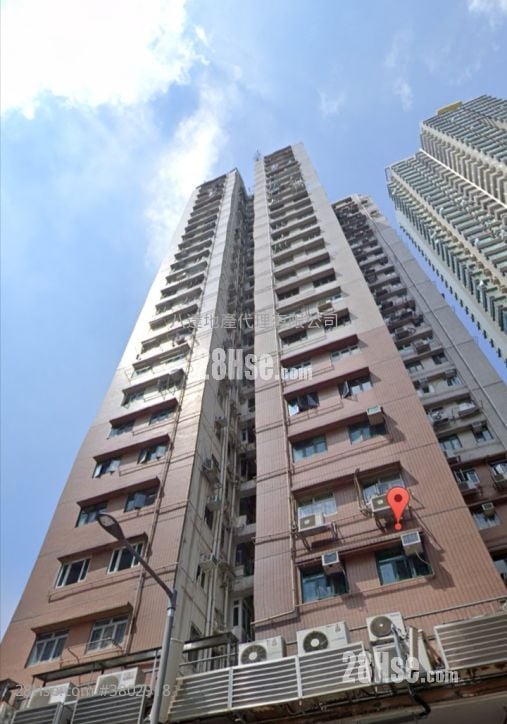 Yan On Building Sell 3 Bedrooms , 1 Bathroom 774 ft²