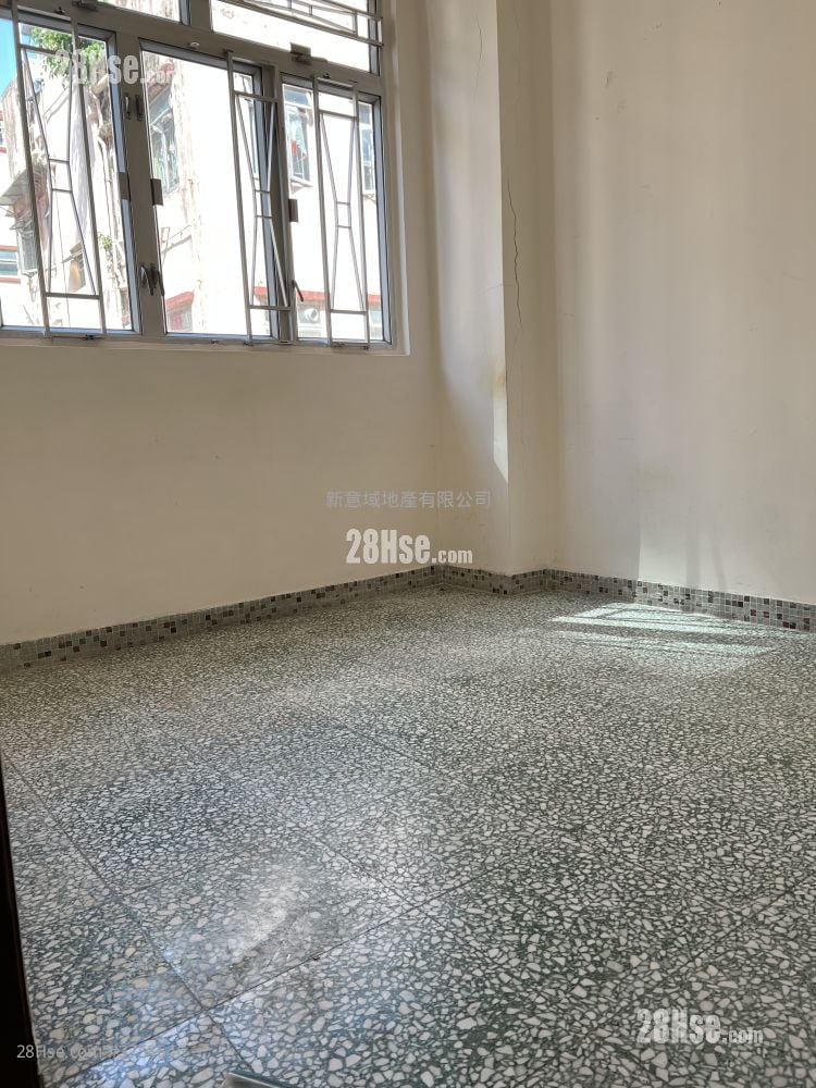 Walk Up Building Sell 2 Bedrooms , 1 Bathroom 390 ft²