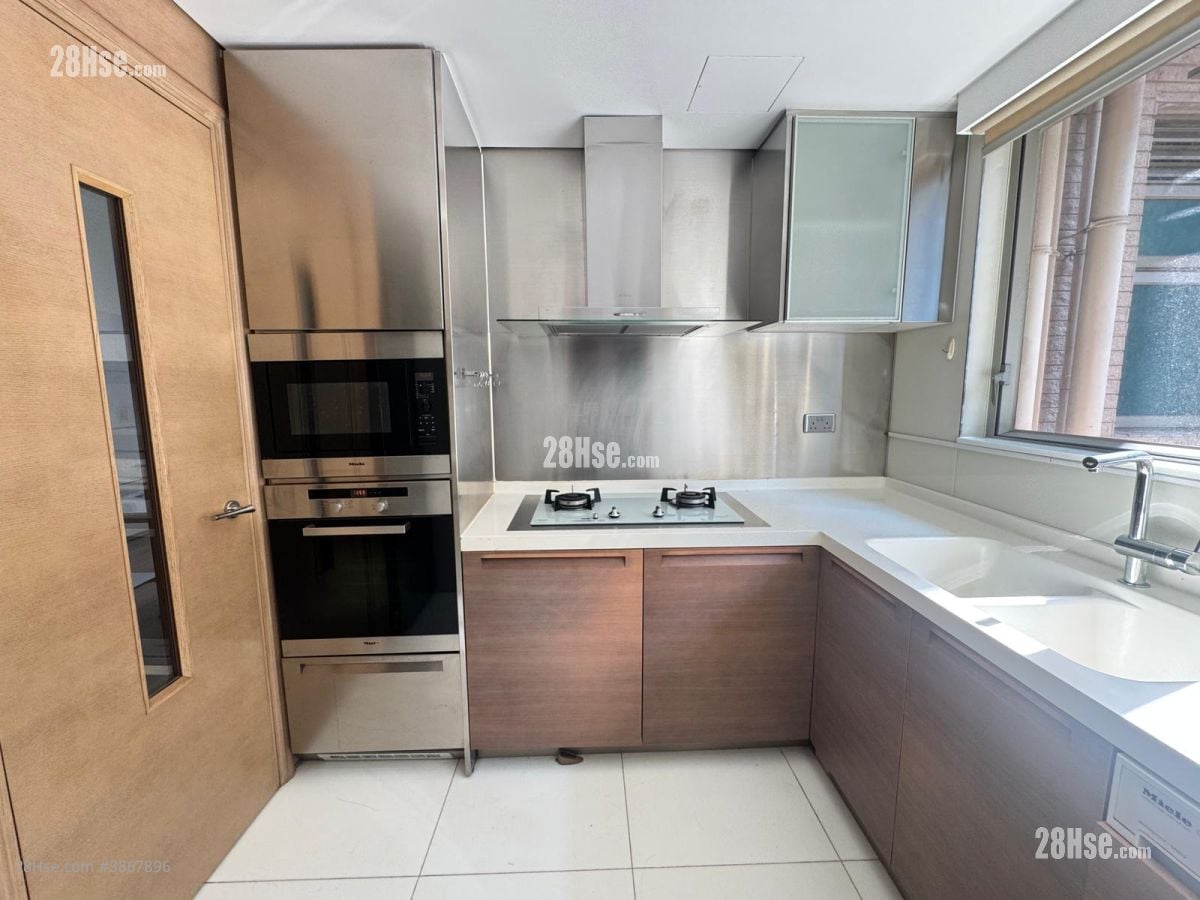 No. 31 Robinson Road Rental 3 Bedrooms , 2 Bathrooms 884 ft²