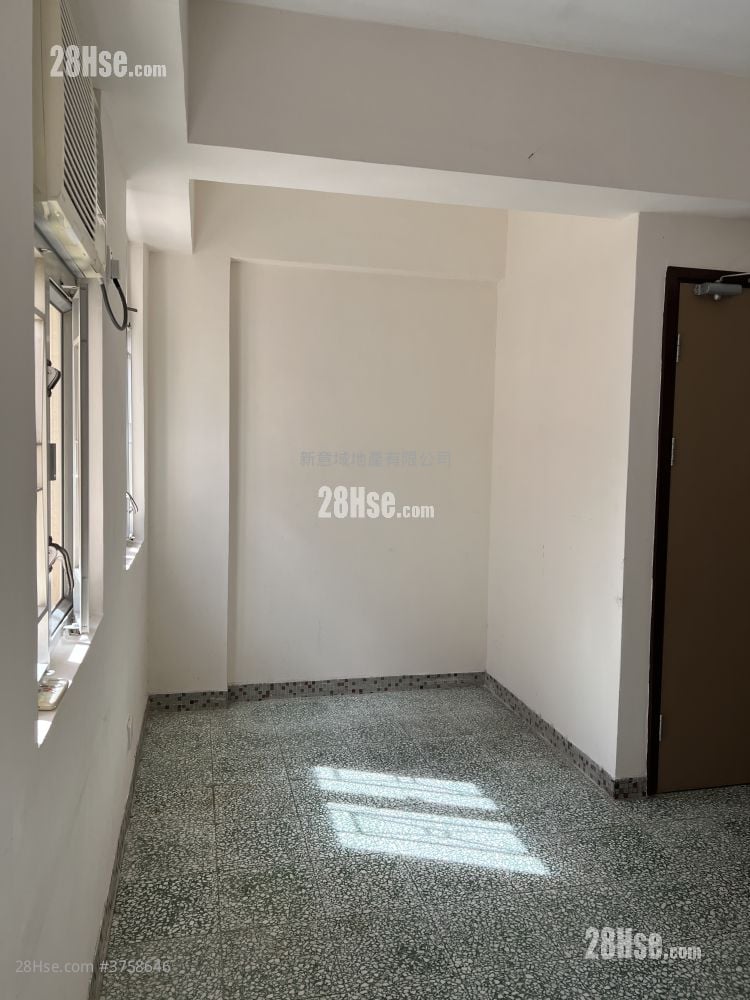 Walk Up Building Sell 2 Bedrooms , 1 Bathroom 390 ft²